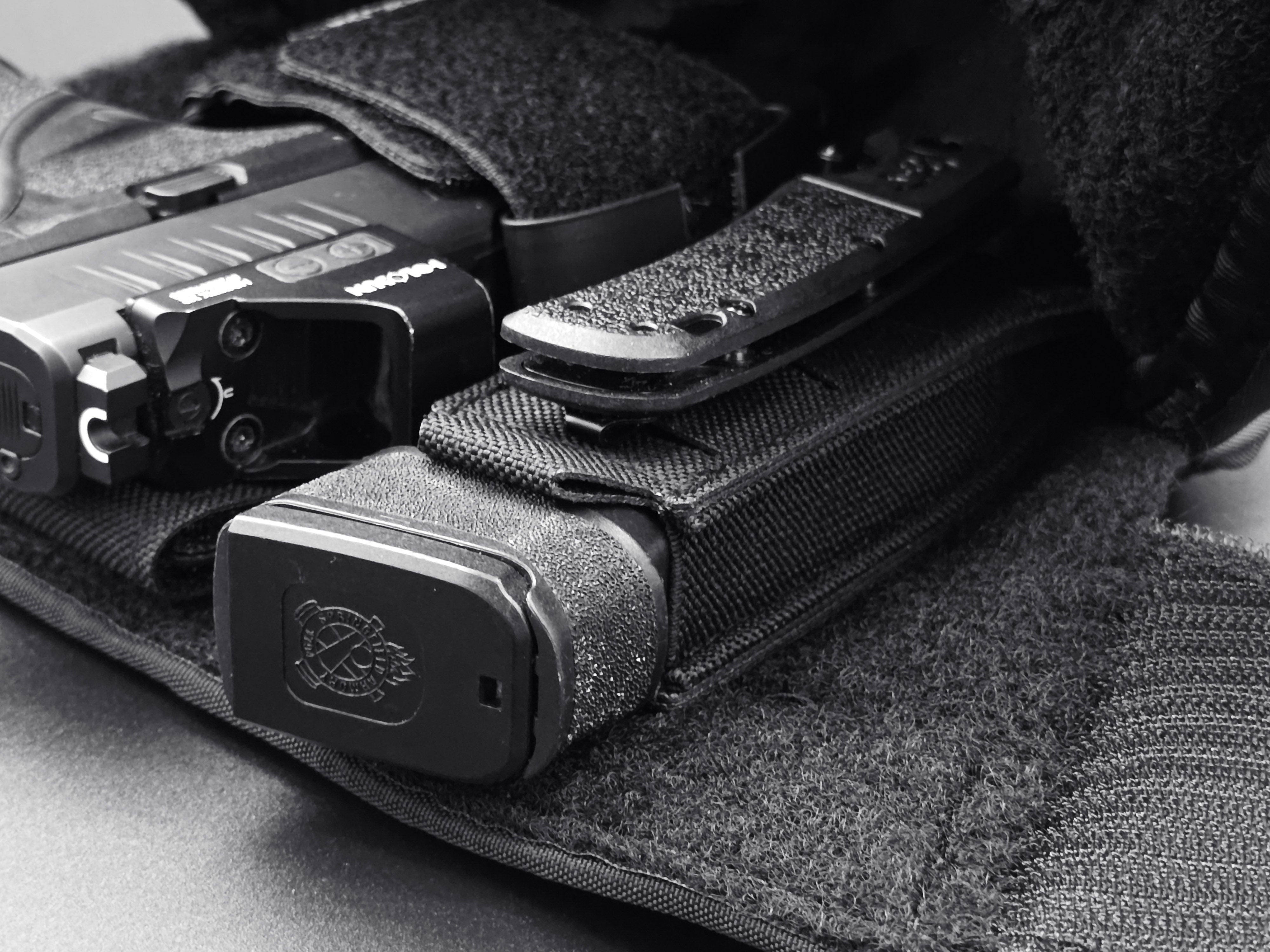 Hook-Backed Single Mag Holder